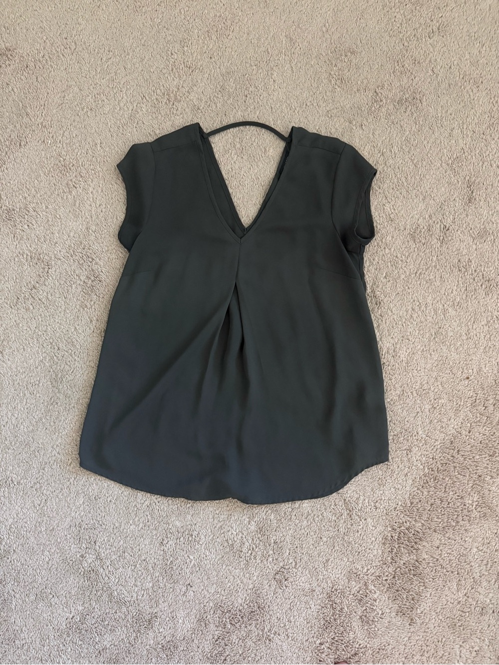 Halogen Gray V-Neck Cap Sleeve Blouse